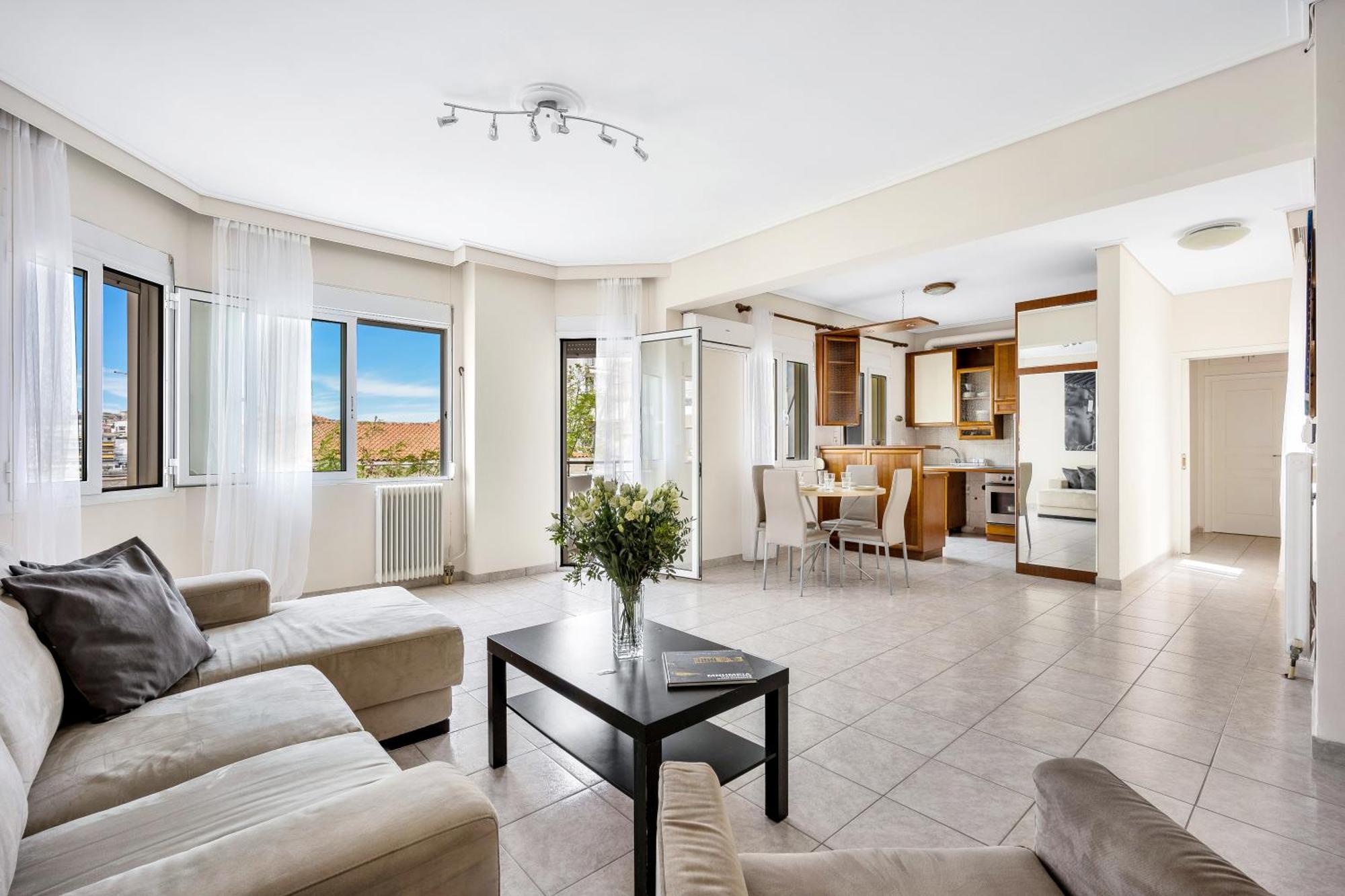 Fabulous Central Apartment Close To The Sea! Халкида Экстерьер фото