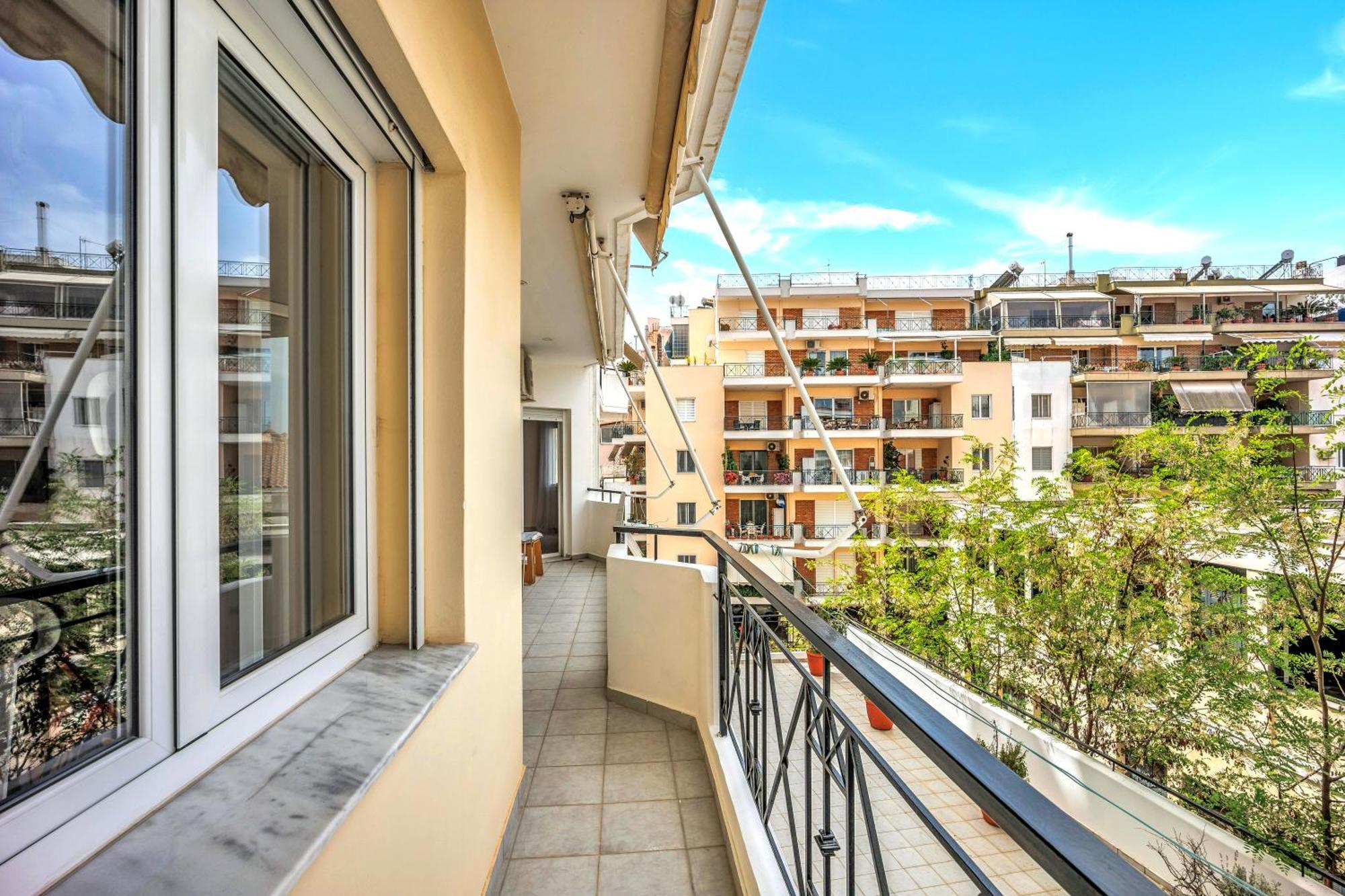 Fabulous Central Apartment Close To The Sea! Халкида Экстерьер фото